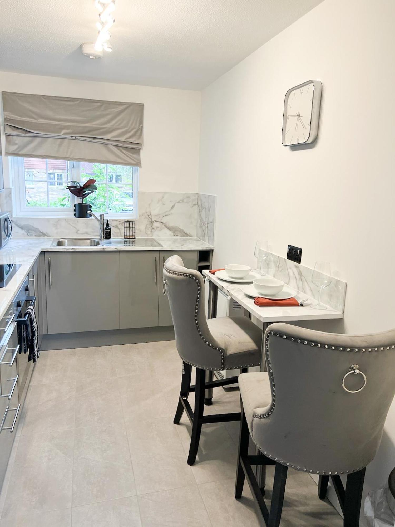 Beautiful Apartment In Beckton With Private Entrance And Garden Лондон Екстериор снимка