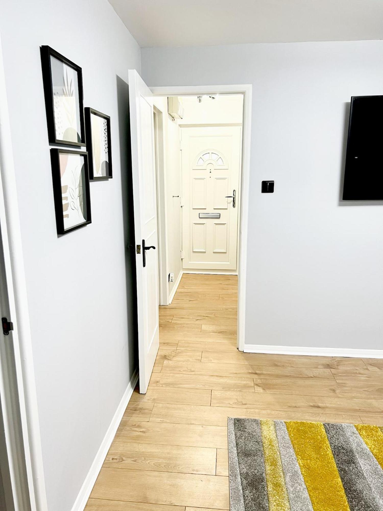 Beautiful Apartment In Beckton With Private Entrance And Garden Лондон Екстериор снимка